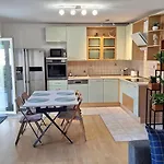 Apartment Garden Residence With Private Parking