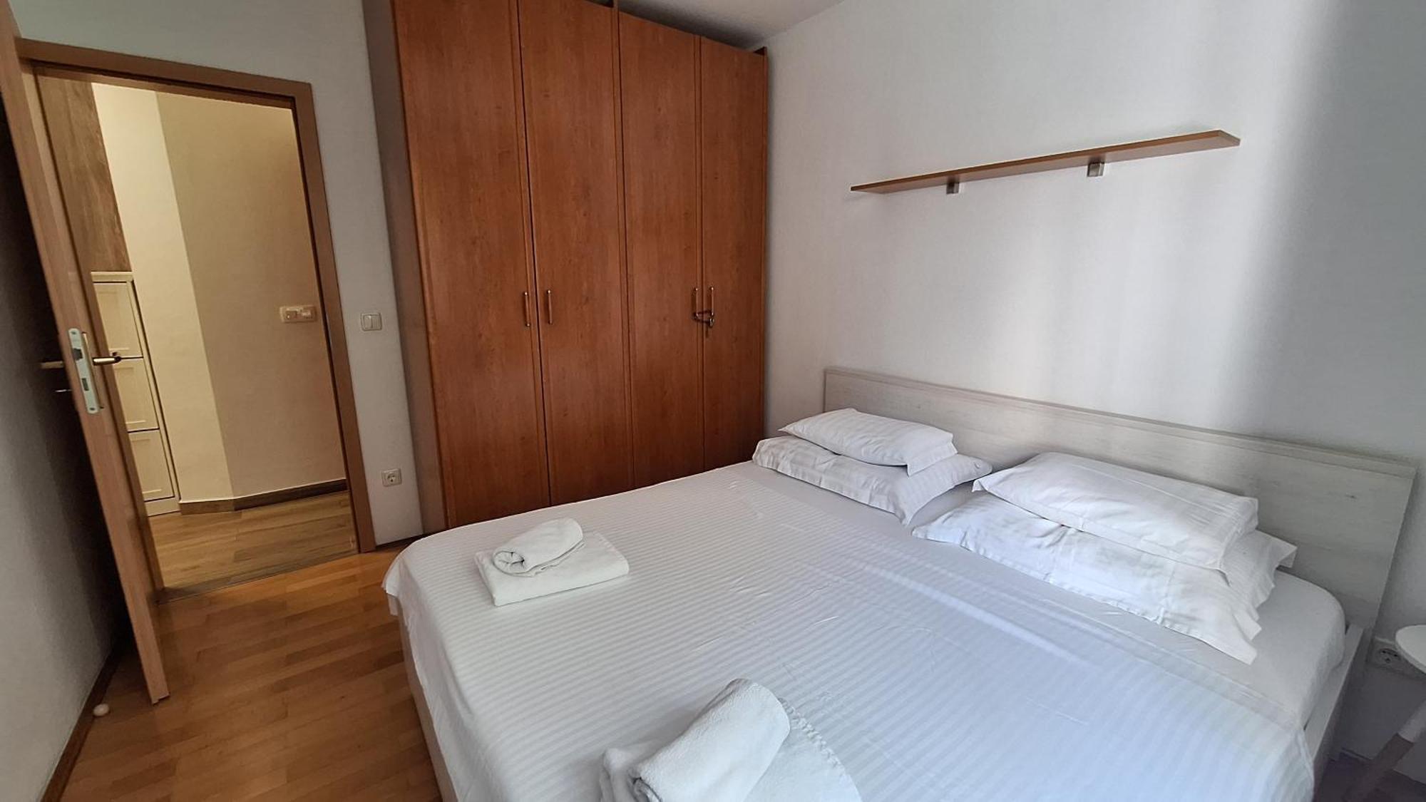 Apartament Garden With Private Parking *