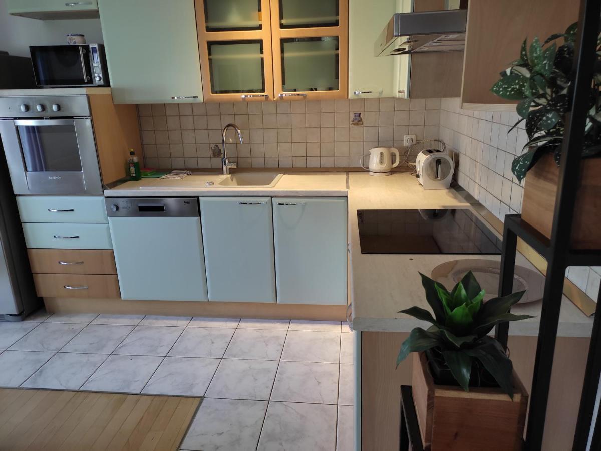Apartament Garden With Private Parking *