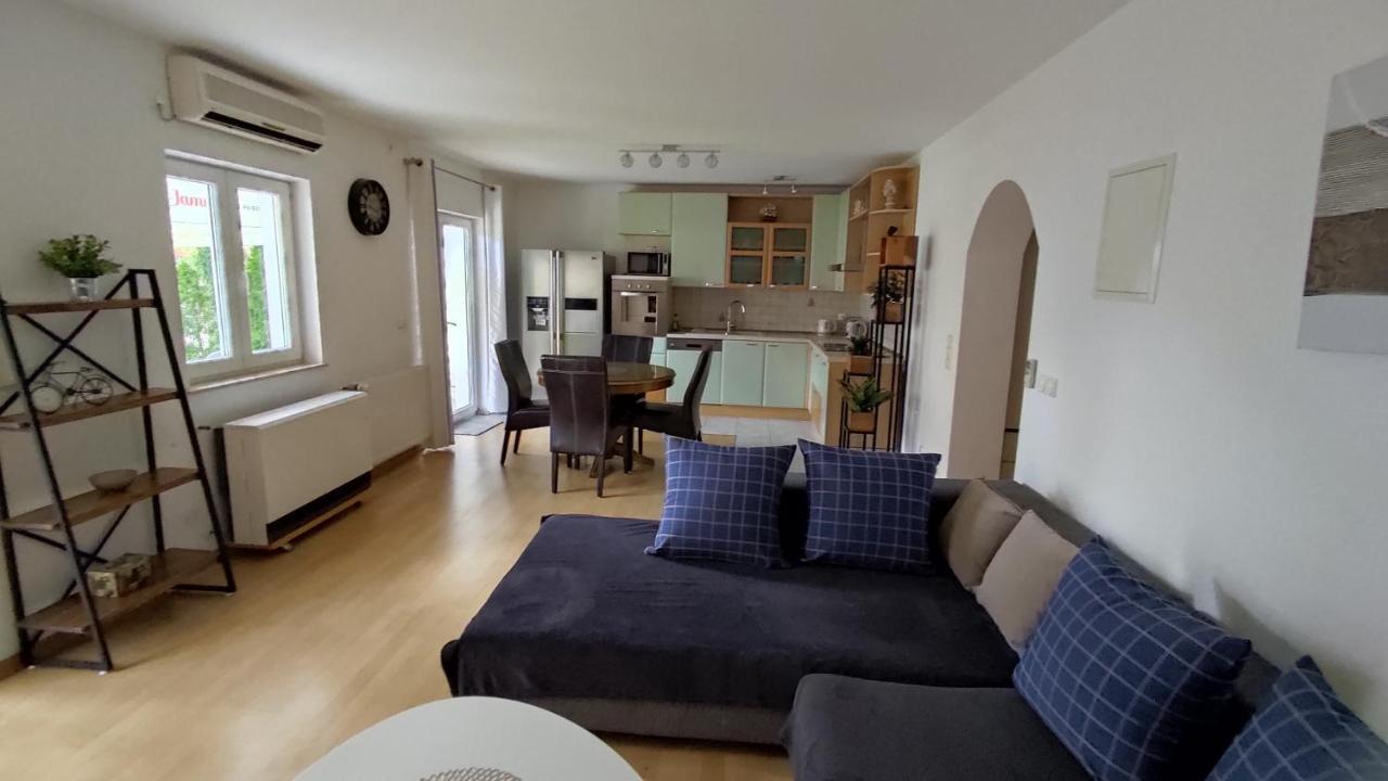 Apartament Garden With Private Parking *